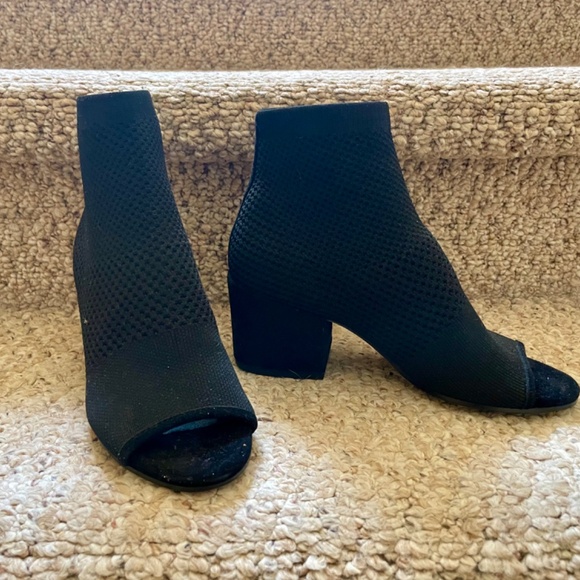 5 1/2 Eileen Fisher VERO CUOIO black sandals - Picture 2 of 6